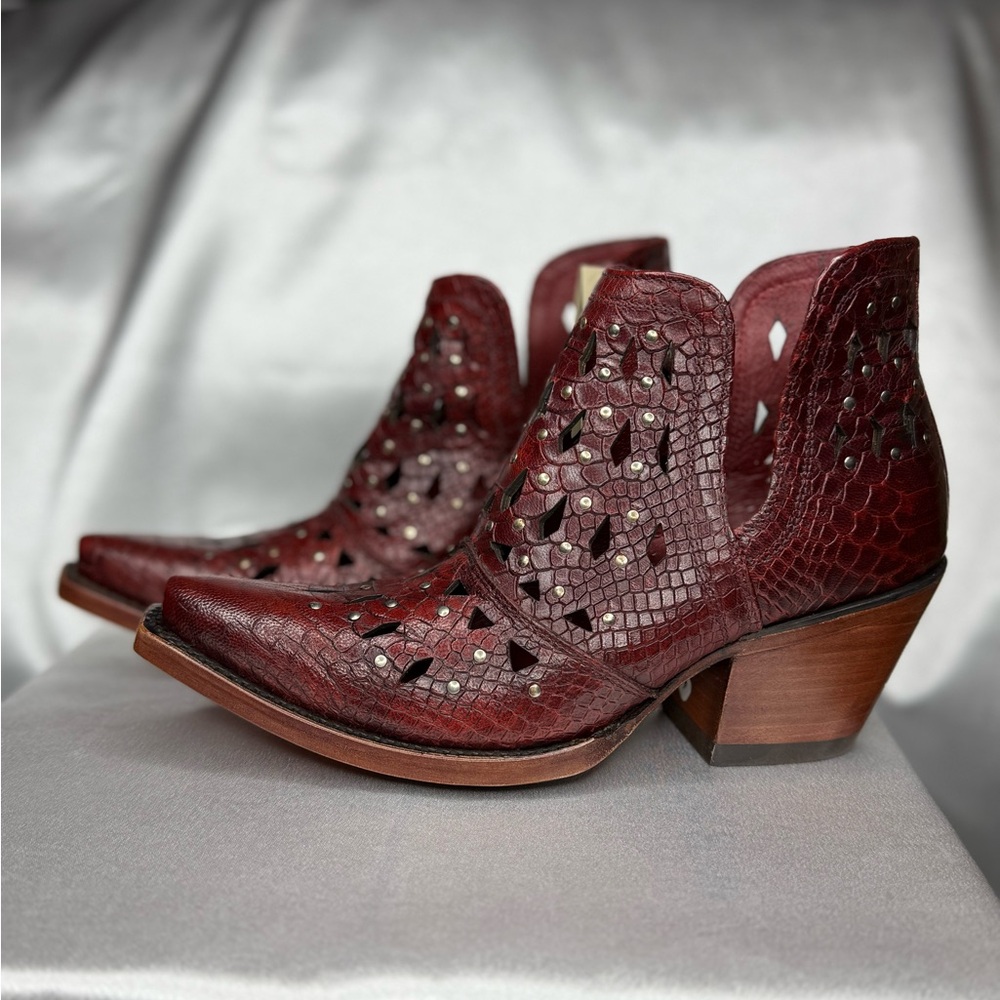 Ariat Women's Maroon Cutout Ankle Booties